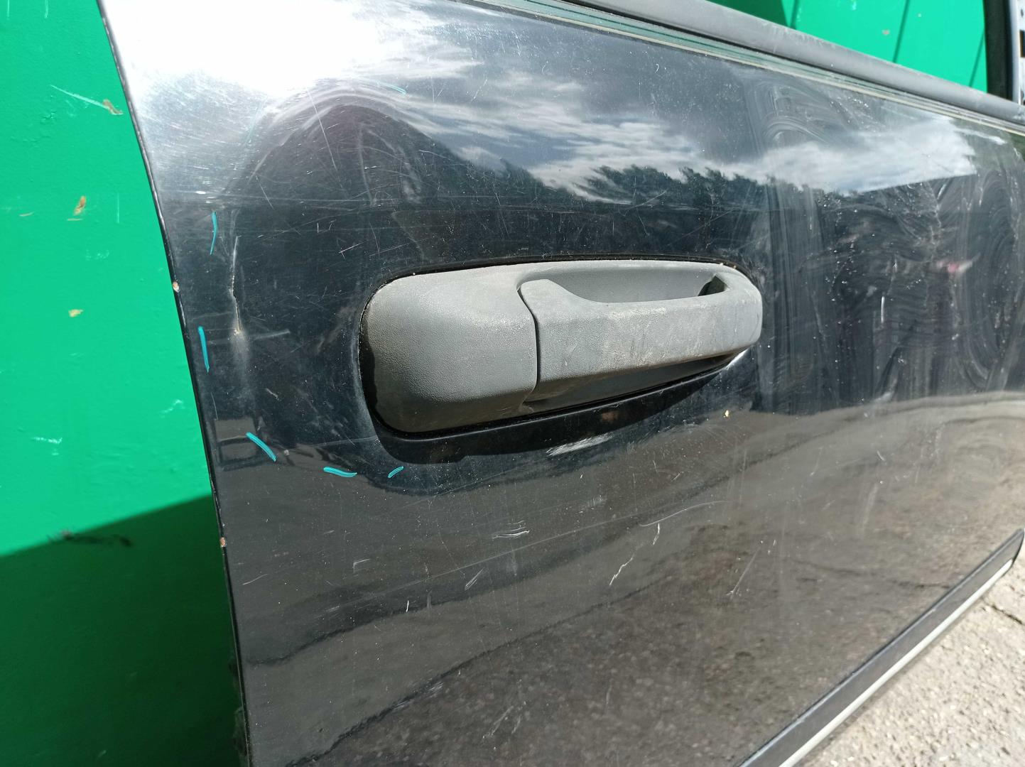 Ручка двери передней наружная правая