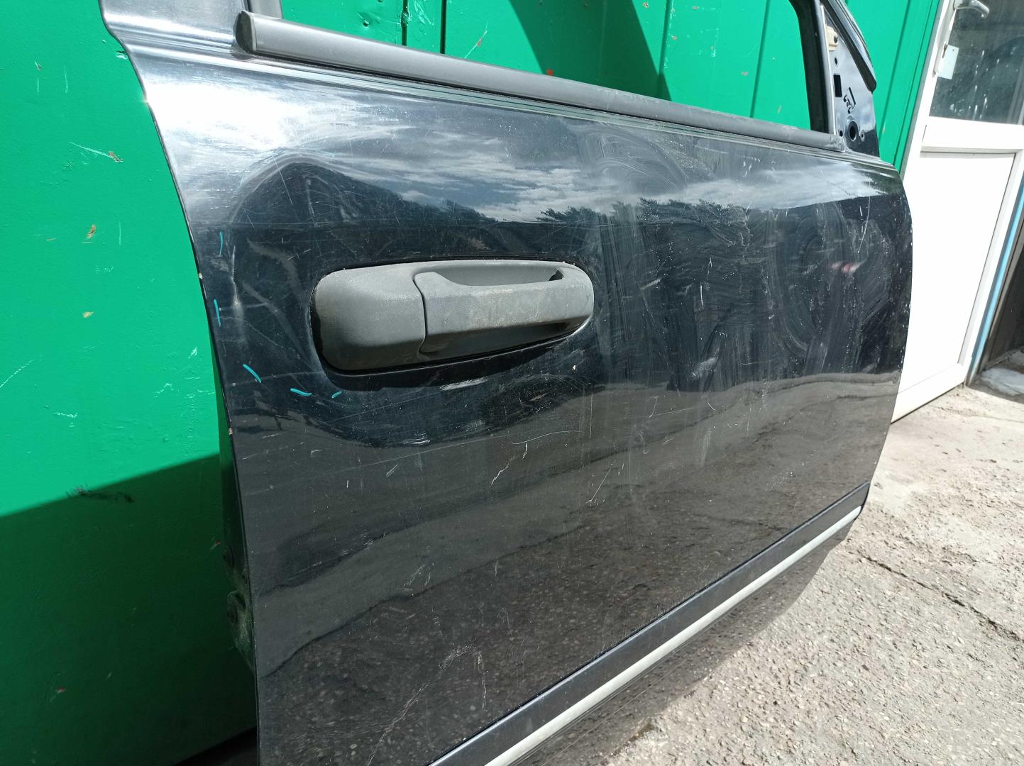 Ручка двери передней наружная правая