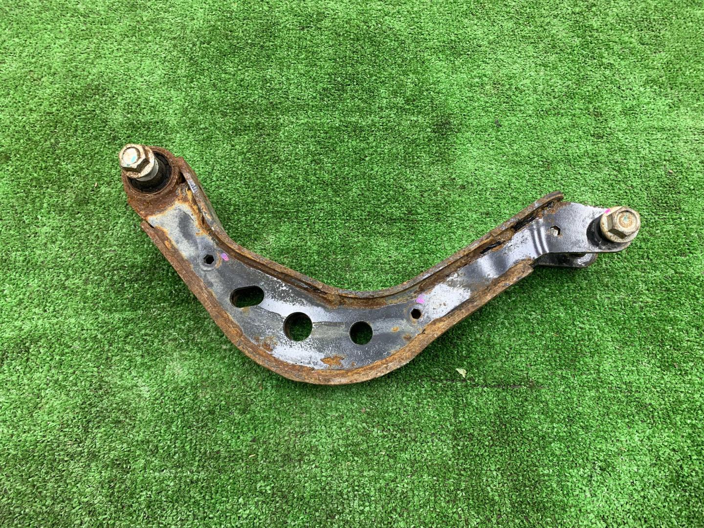 Рычаг задний правый