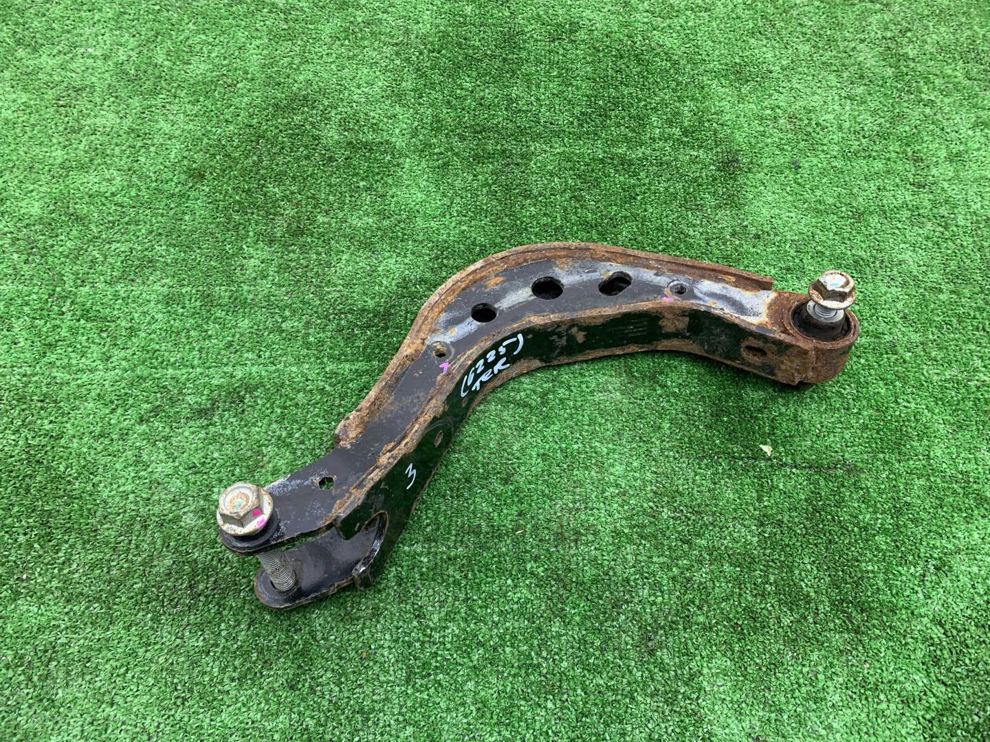 Рычаг задний правый