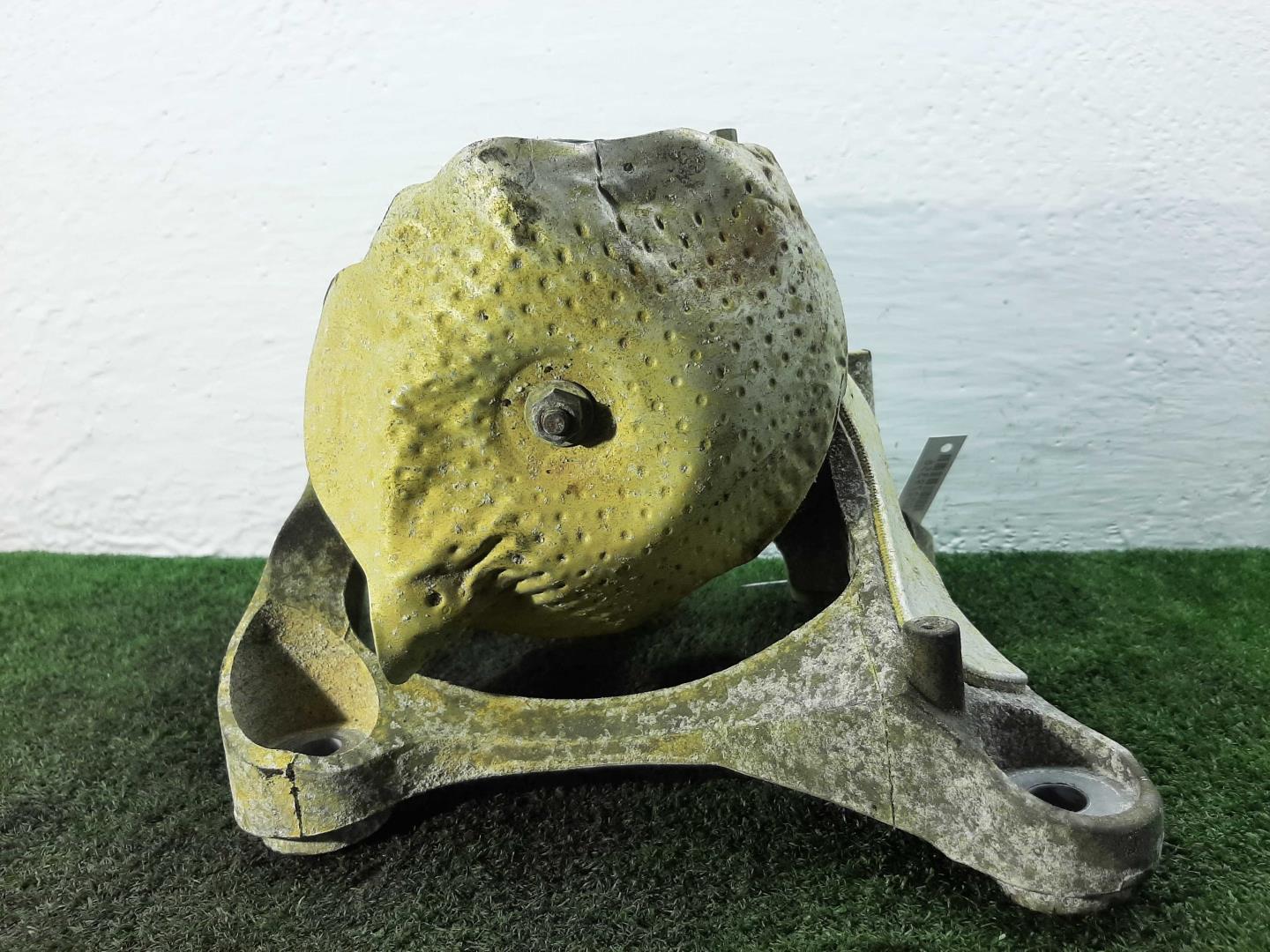 Опора двигателя