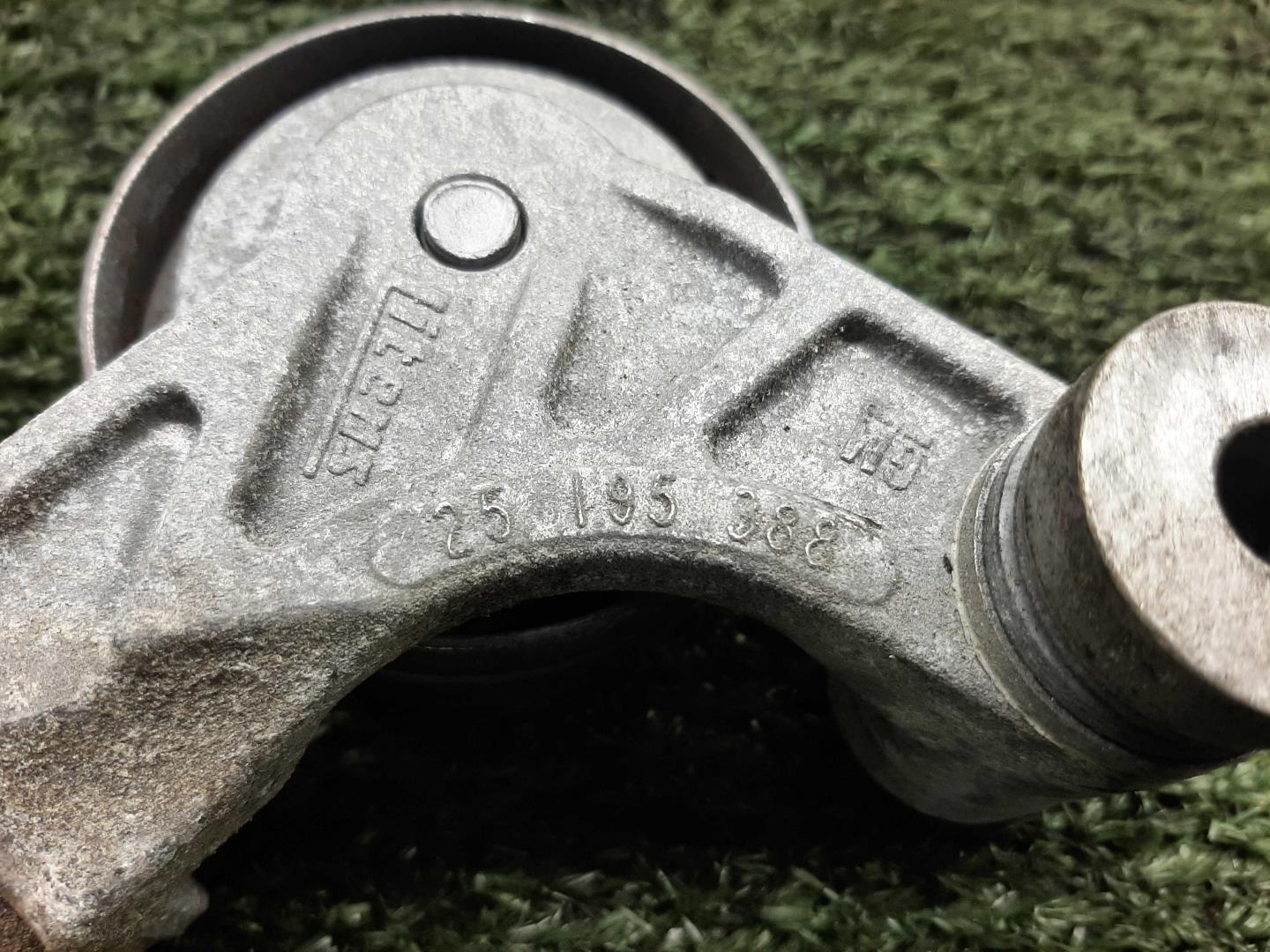 Натяжитель ремня