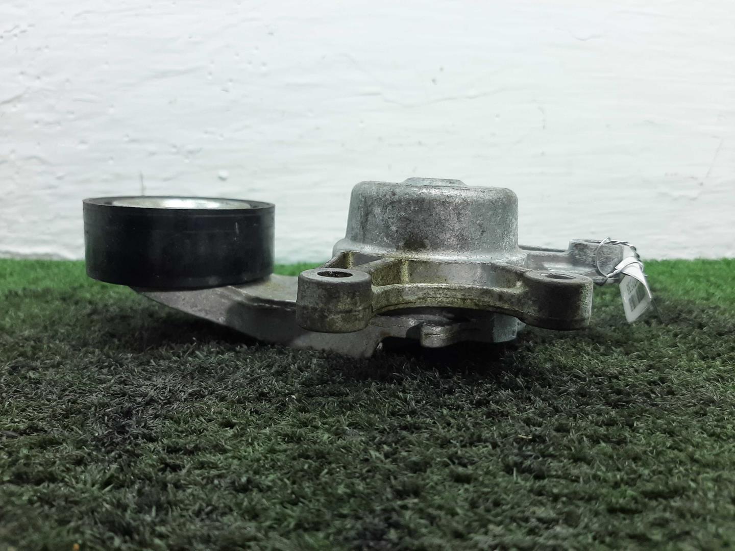 Натяжитель ремня