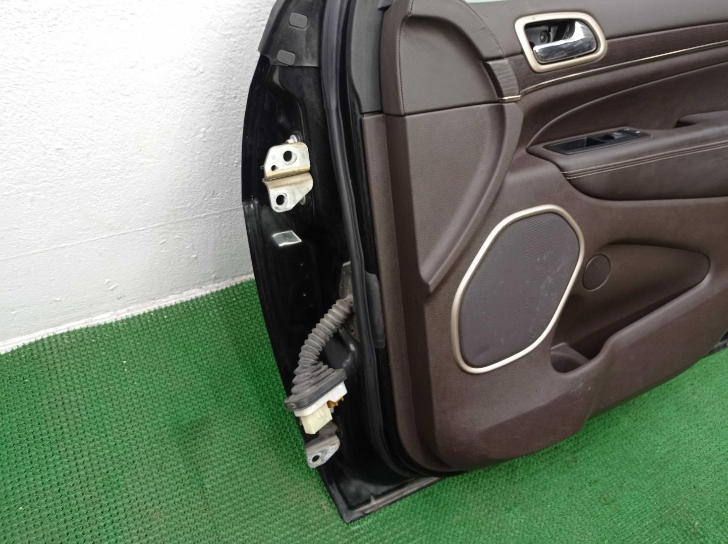 Дверь передняя правая