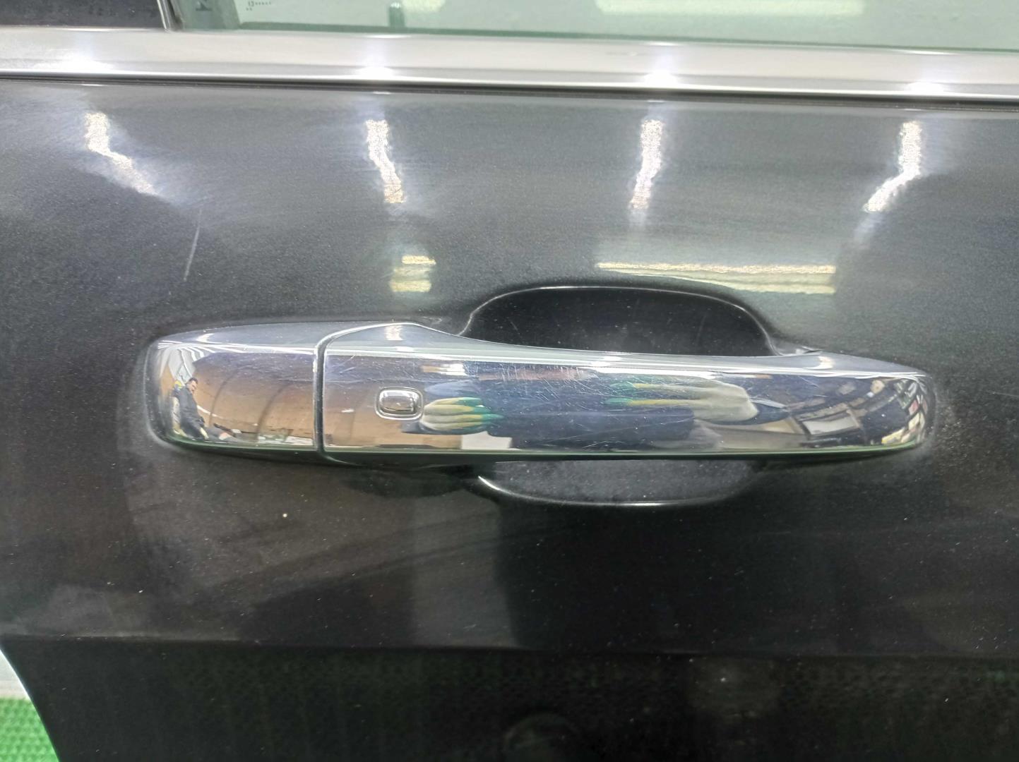 Замок двери передней правой