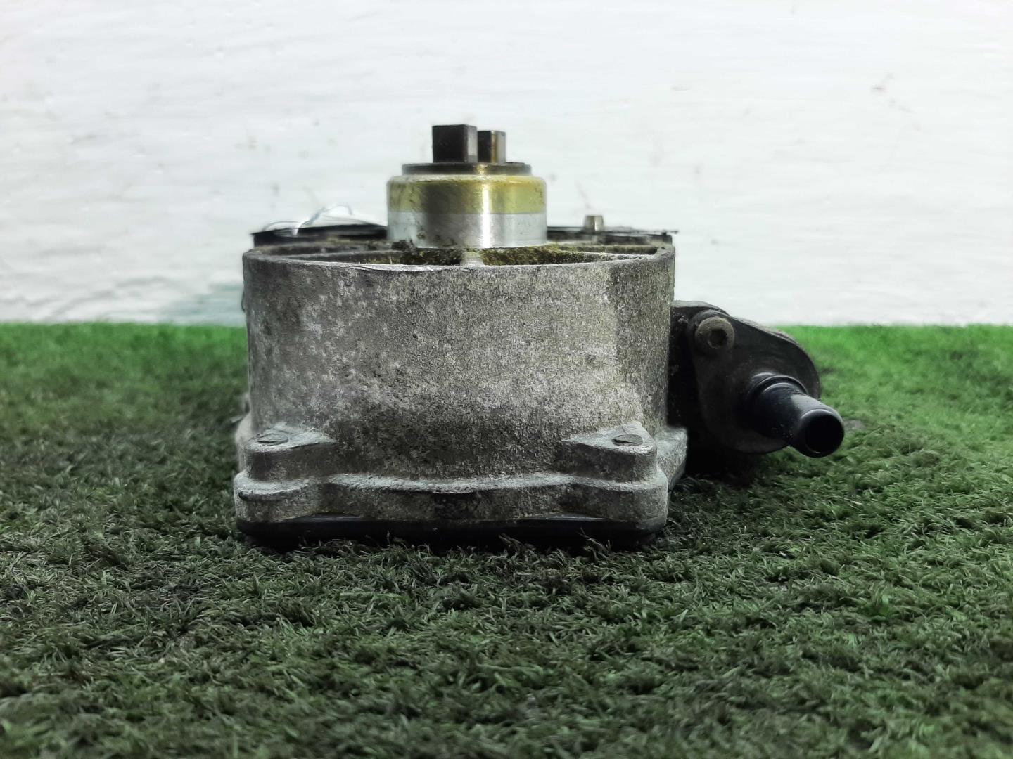 Насос вакуумный