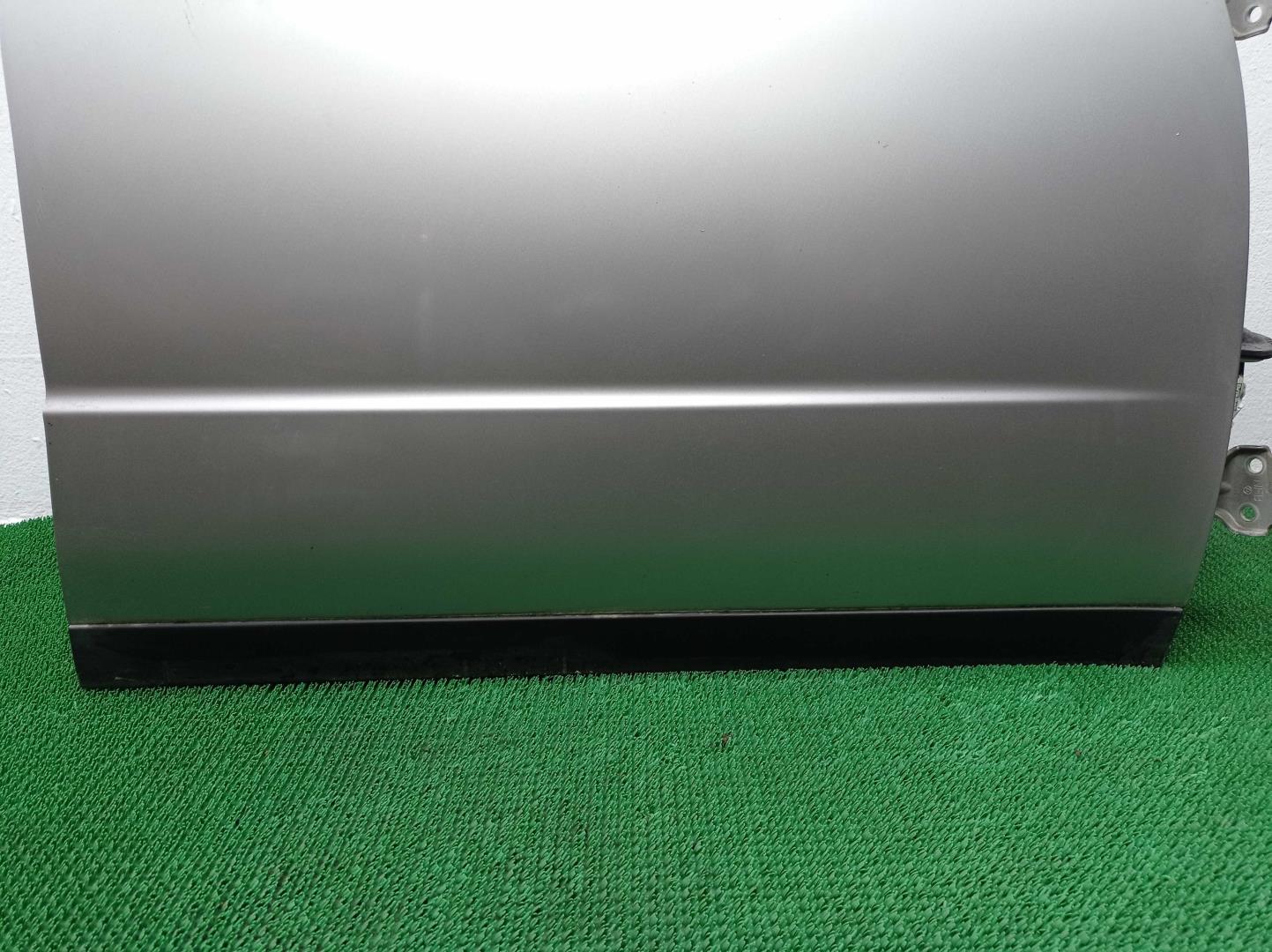 Стекло двери передней правой