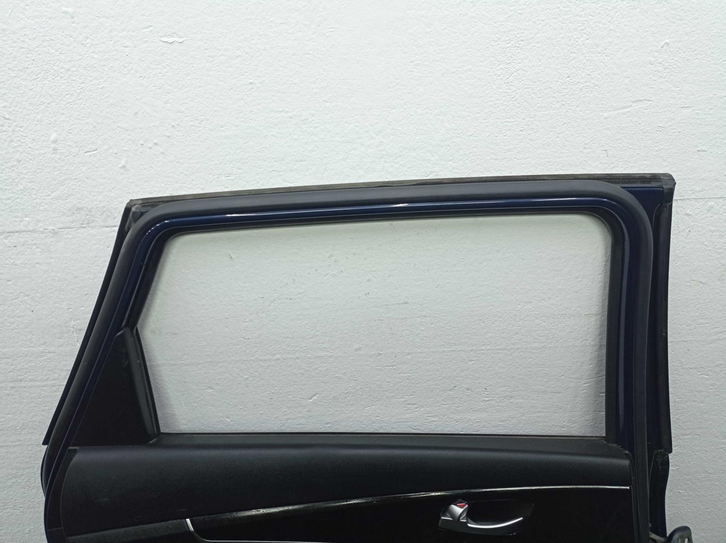 Замок двери задней левой