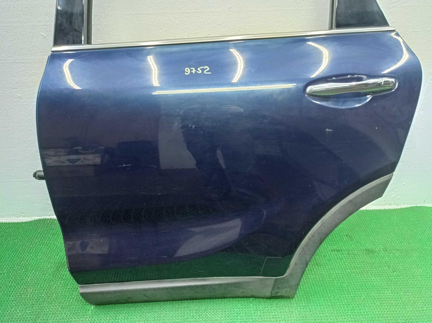 Замок двери задней левой