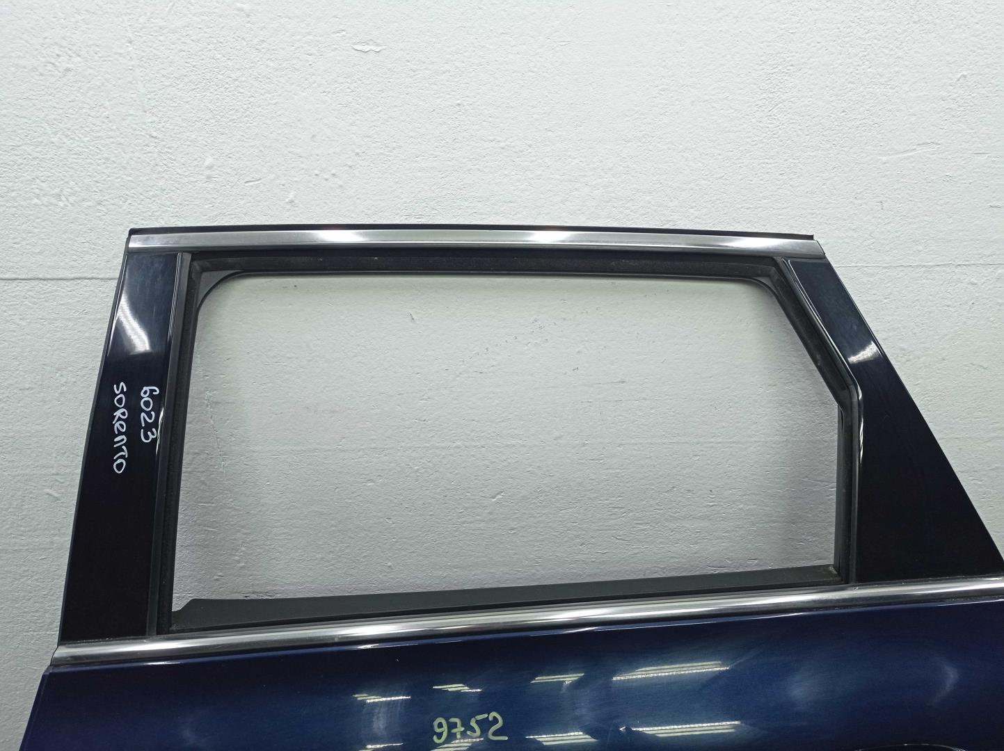 Замок двери задней левой