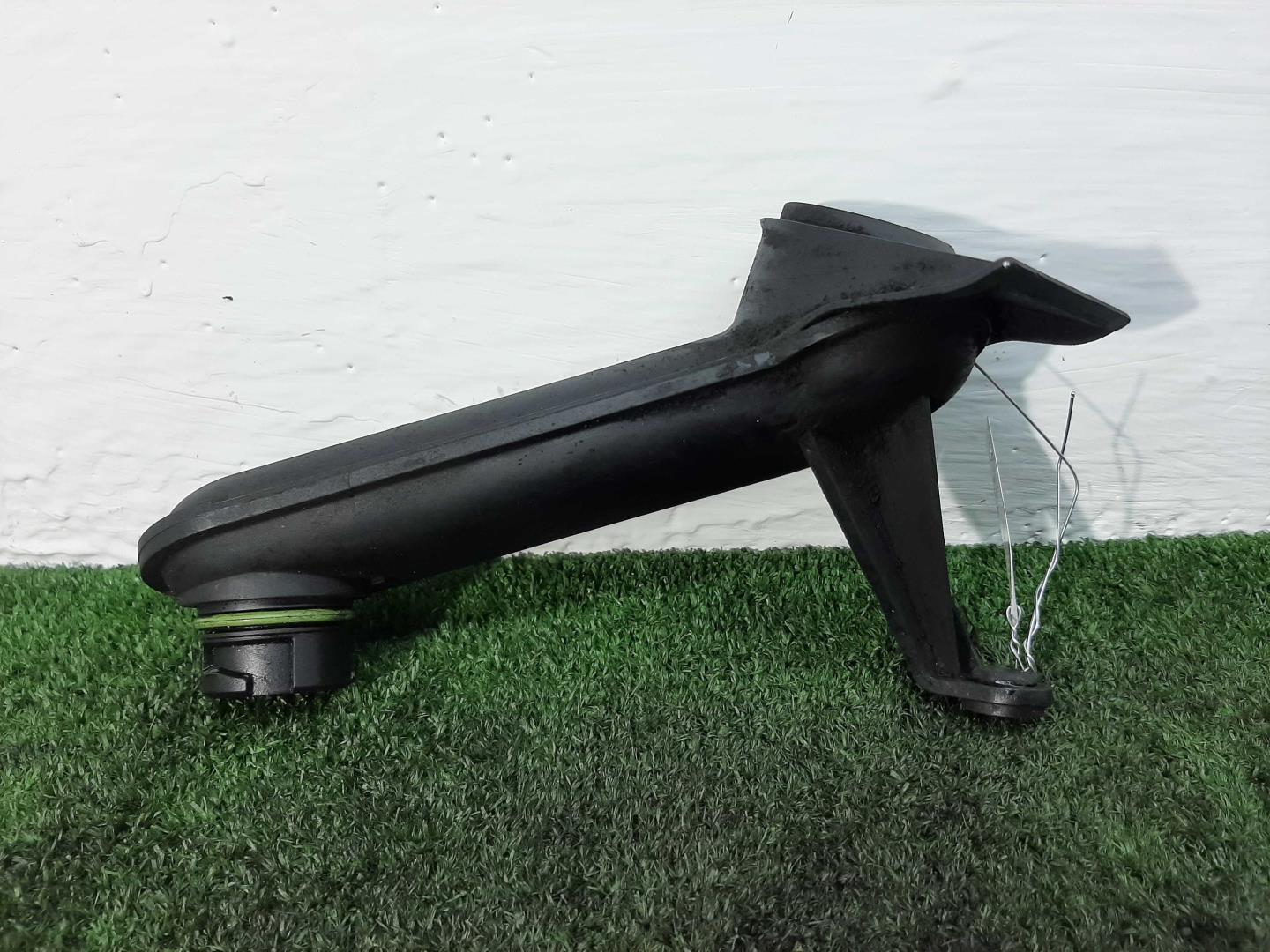 Маслозаливная горловина