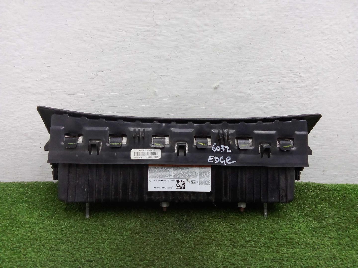 Подушка безопасности нижняя (для колен)