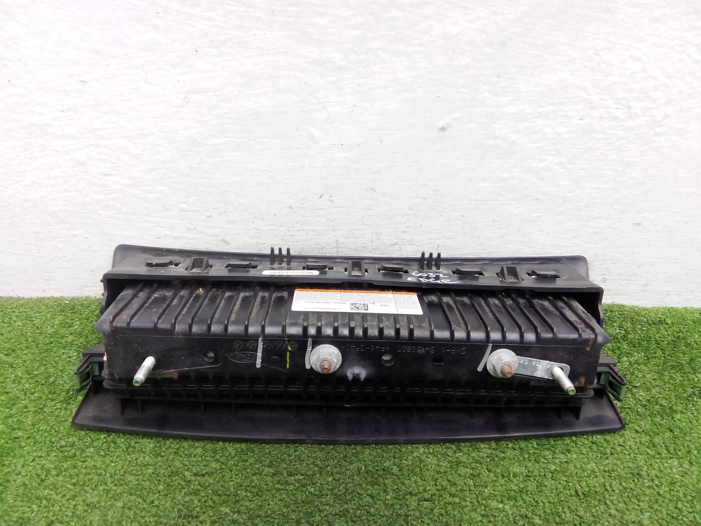 Подушка безопасности нижняя (для колен)