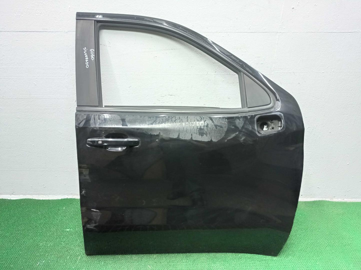 Ручка двери передней наружная правая