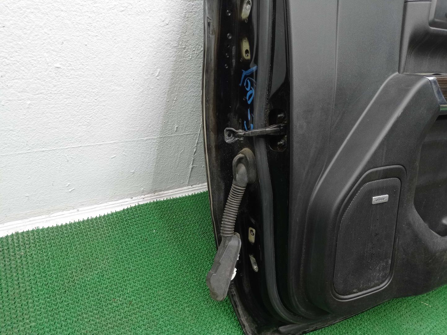 Ручка двери передней наружная правая