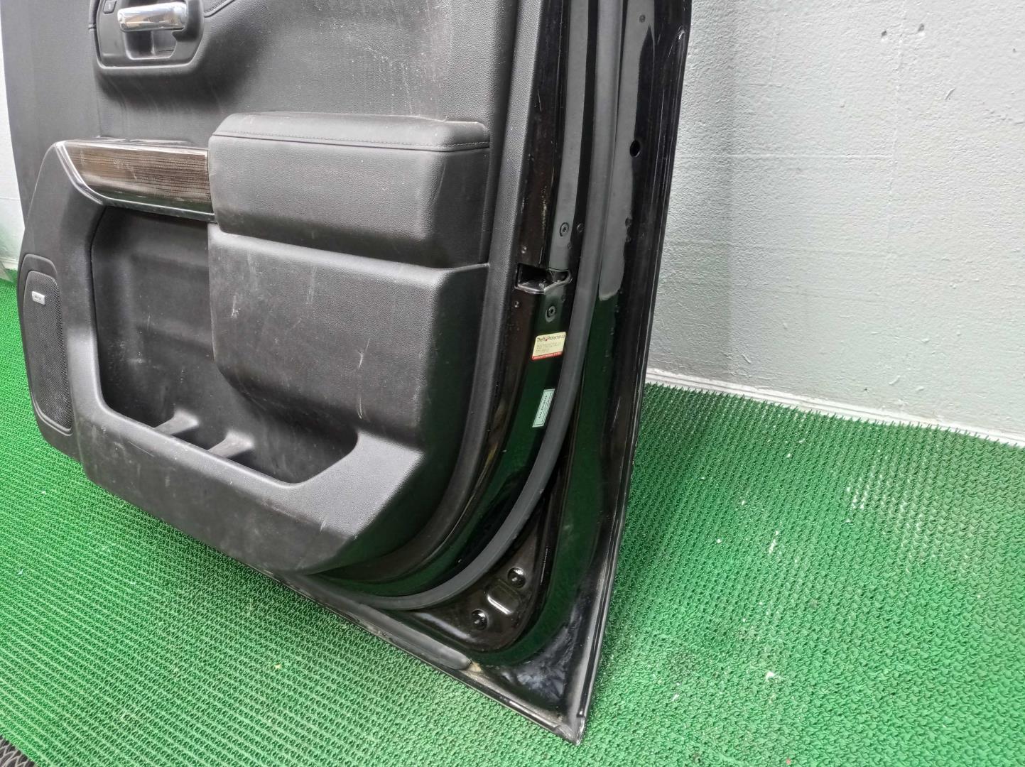 Ручка двери передней наружная правая