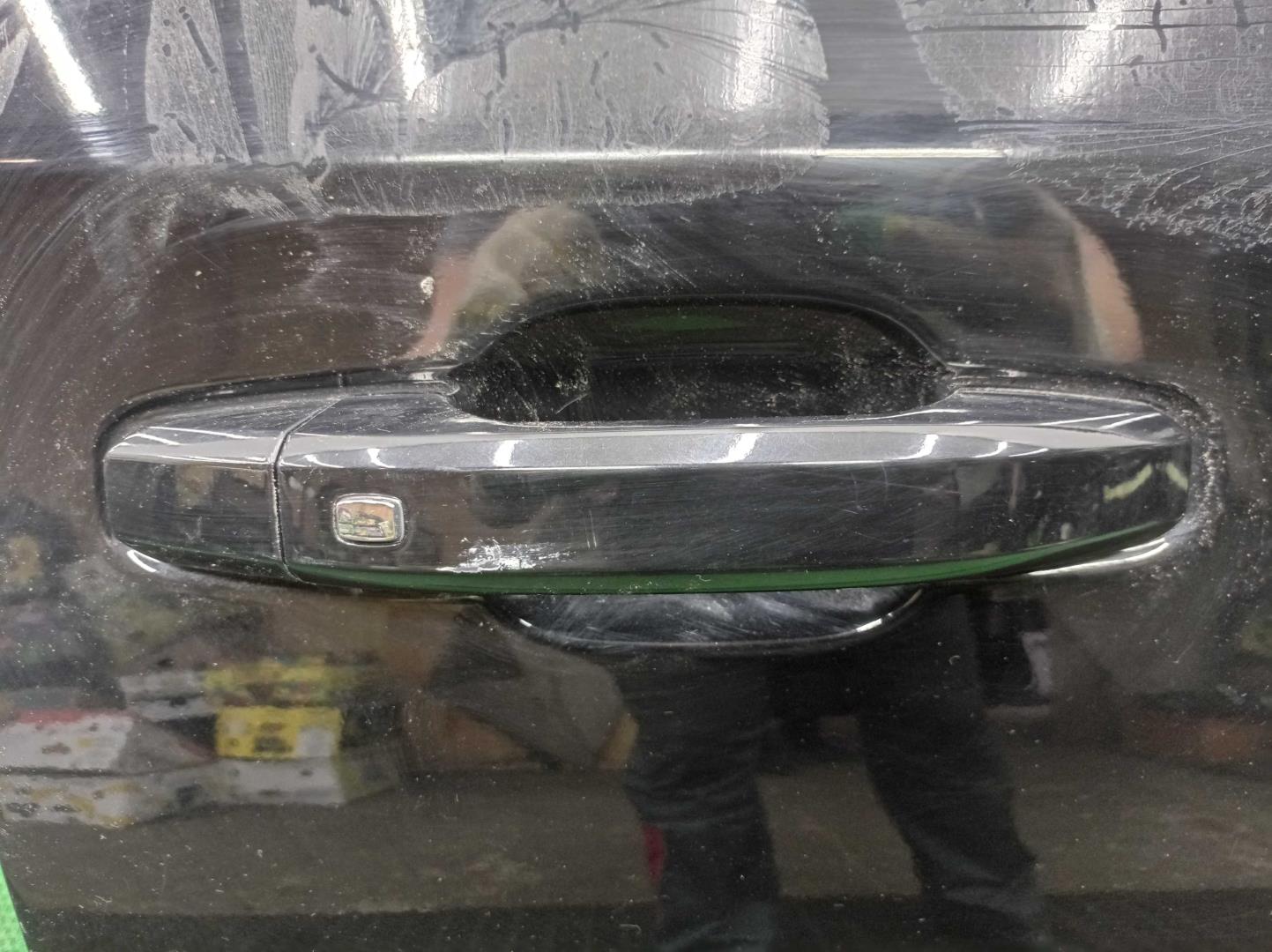 Ручка двери передней наружная правая