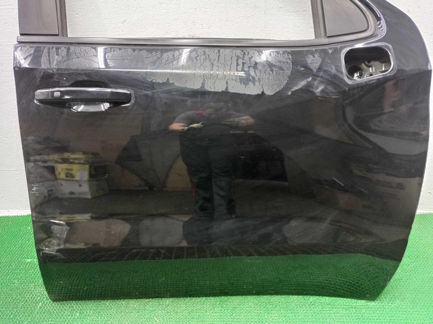 Ручка двери передней наружная правая