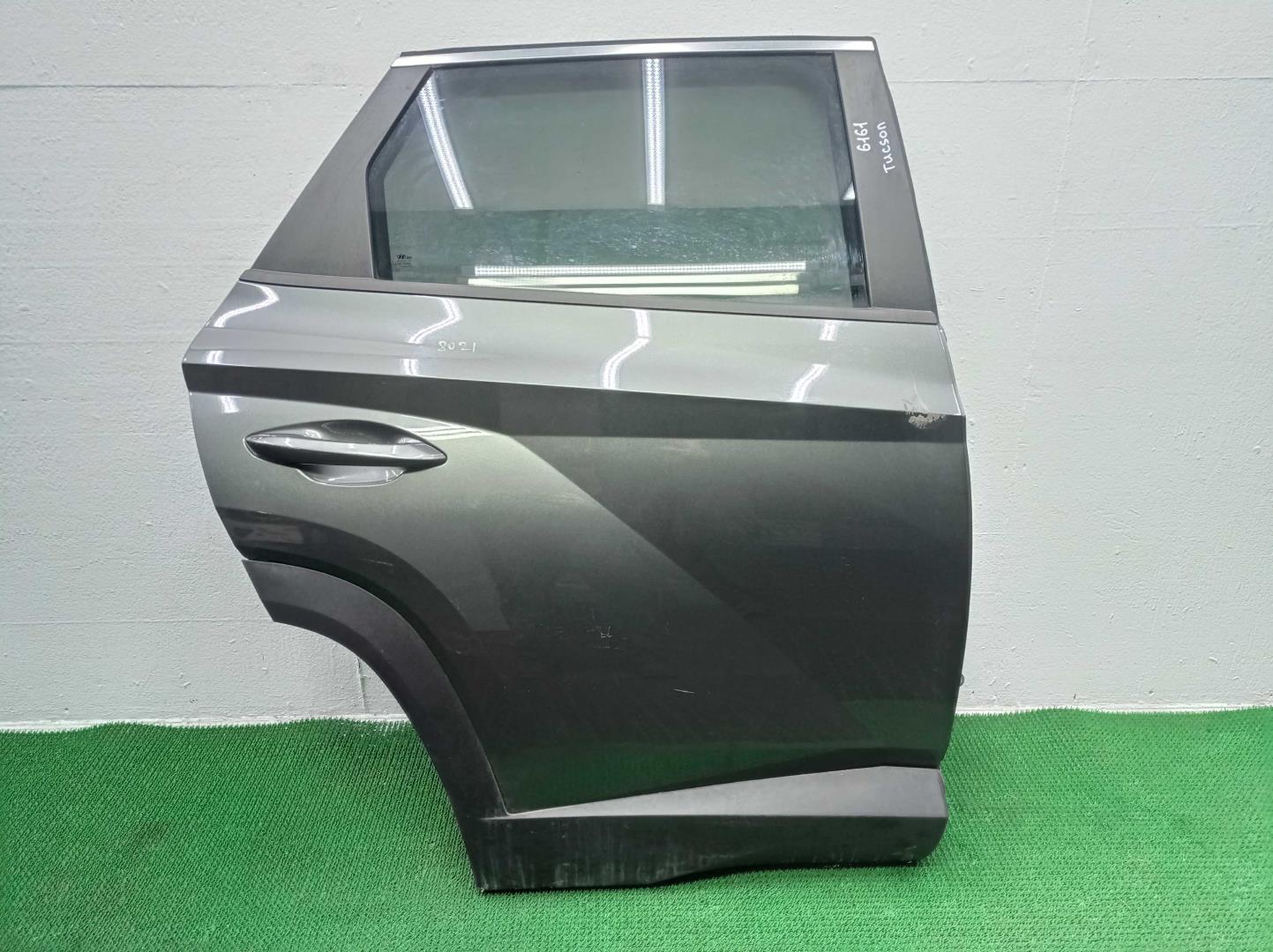 Стеклоподъемник электр. задний правый