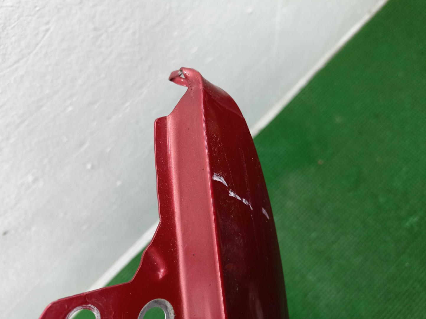 Крыло переднее правое