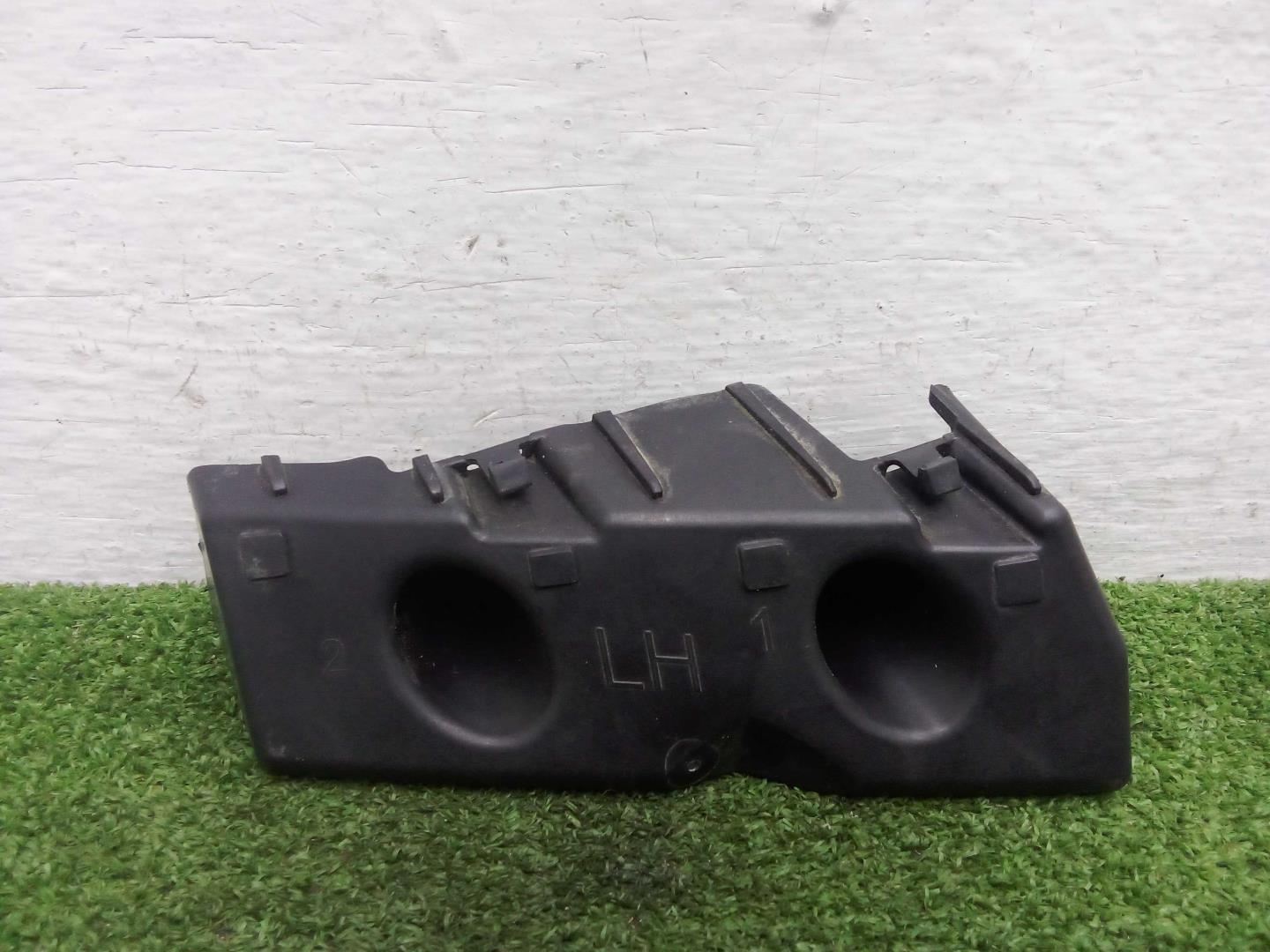 Кронштейн заднего бампера