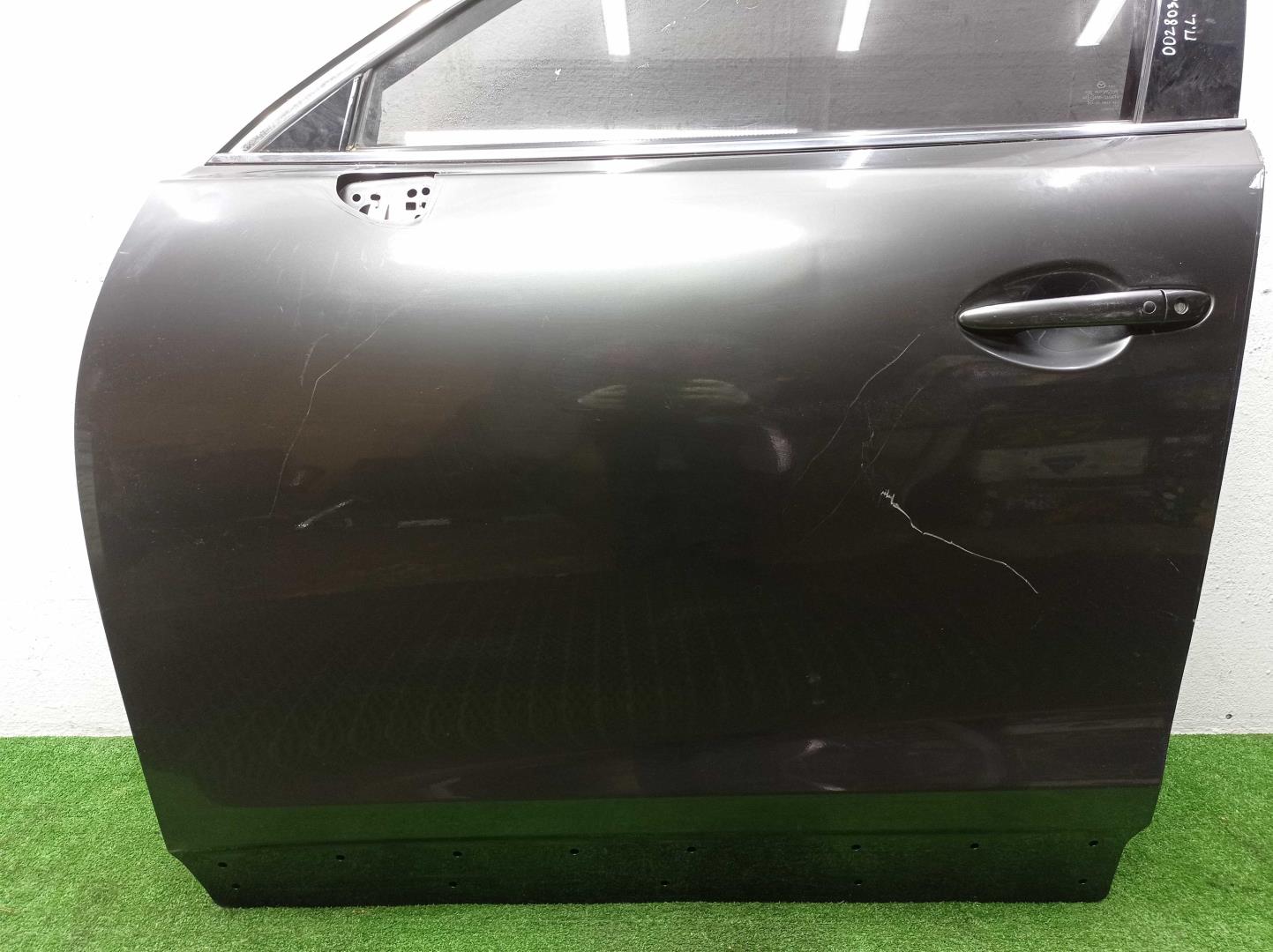 Замок двери передней левой