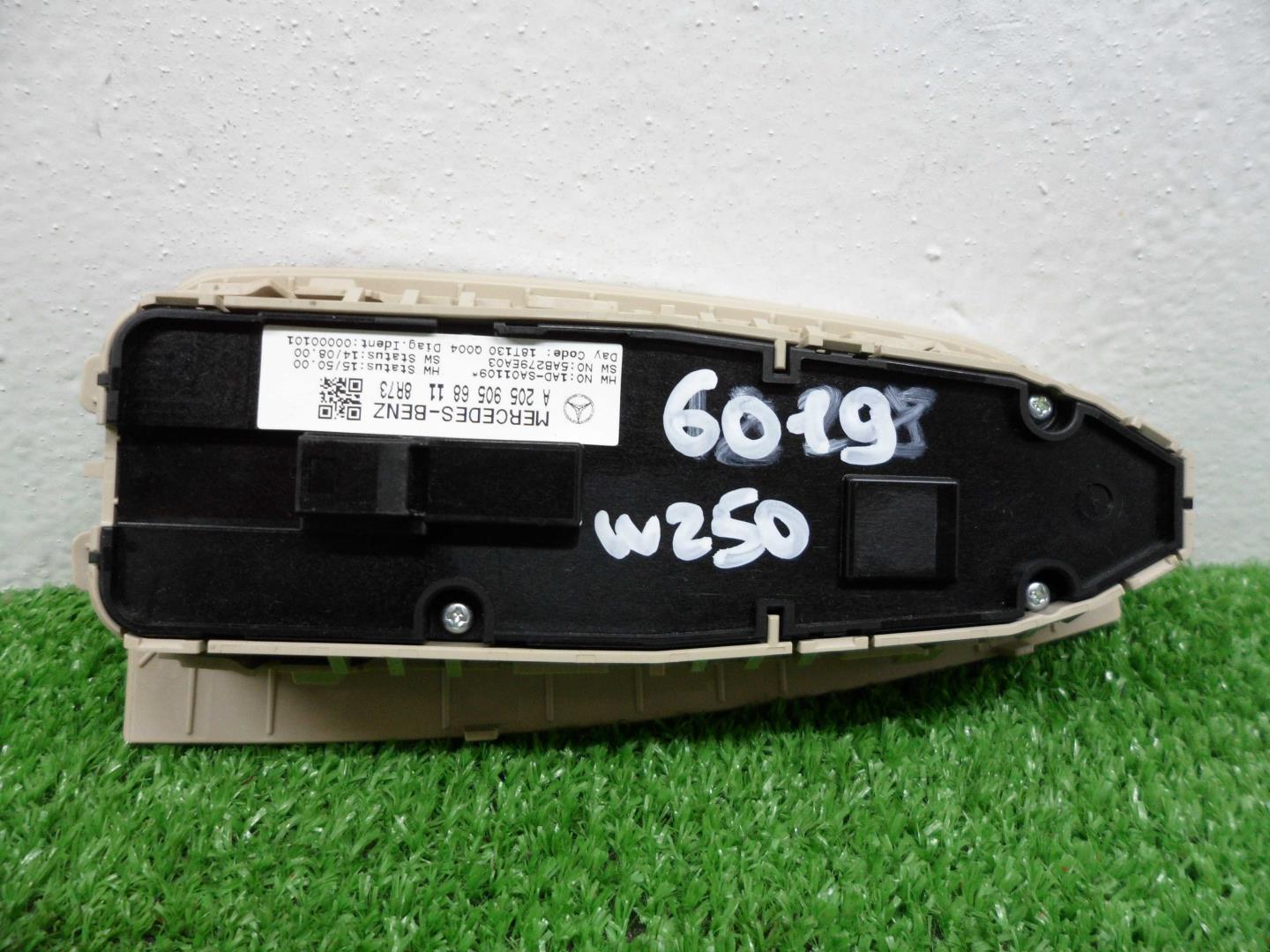 Кнопка стеклоподъемника