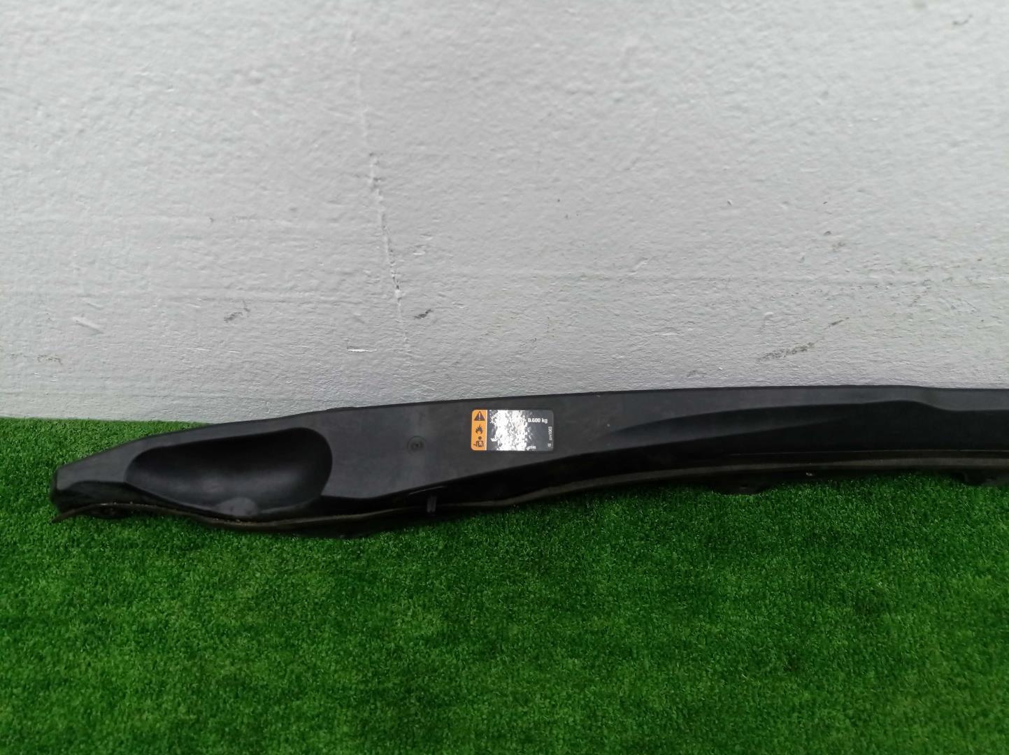 Решетка стеклоочистителей (Жабо)