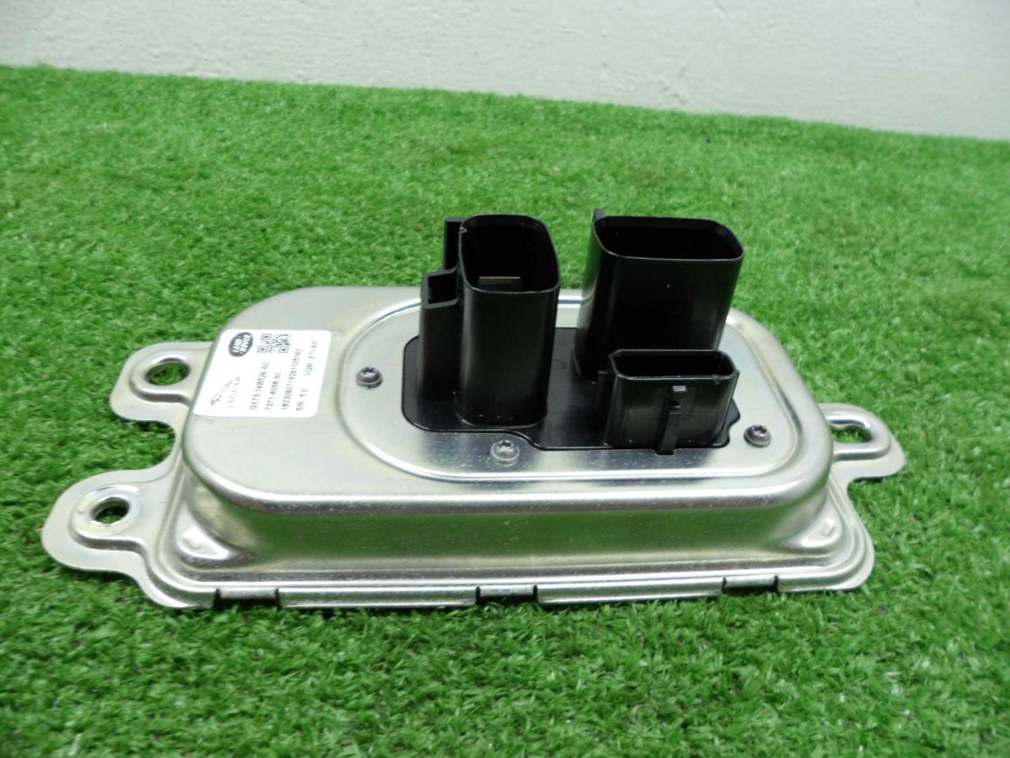 Преобразователь напряжения (адаптер)