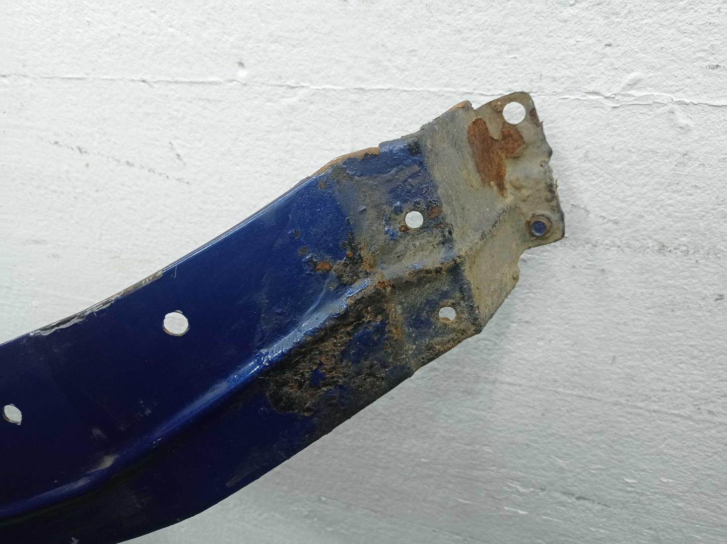 Крыло переднее левое