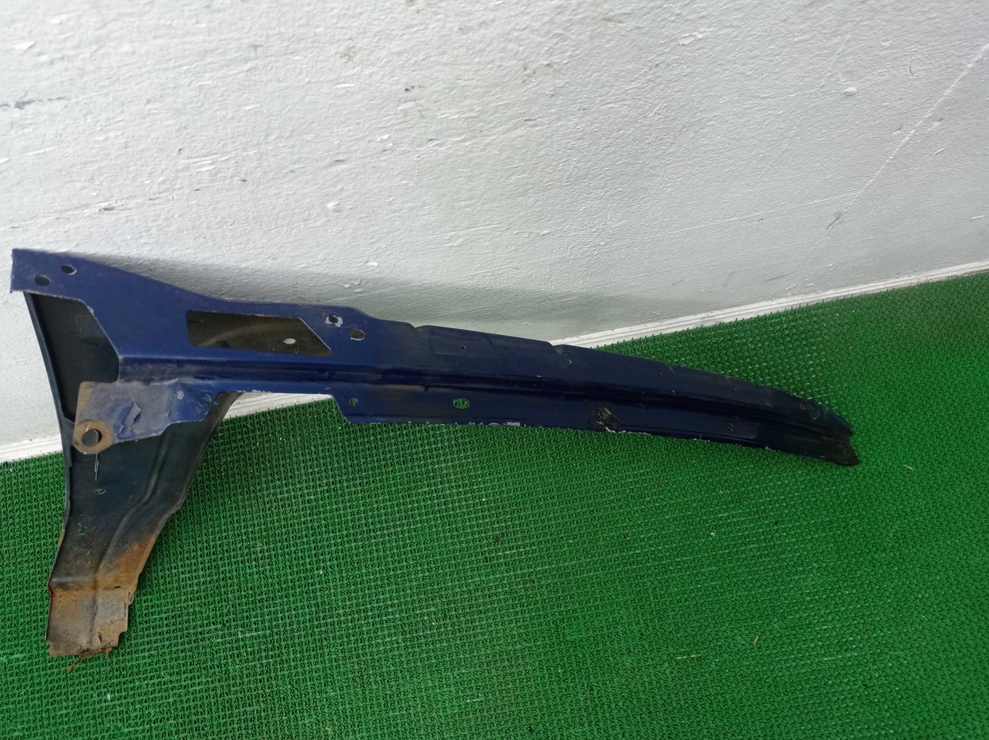 Крыло переднее левое