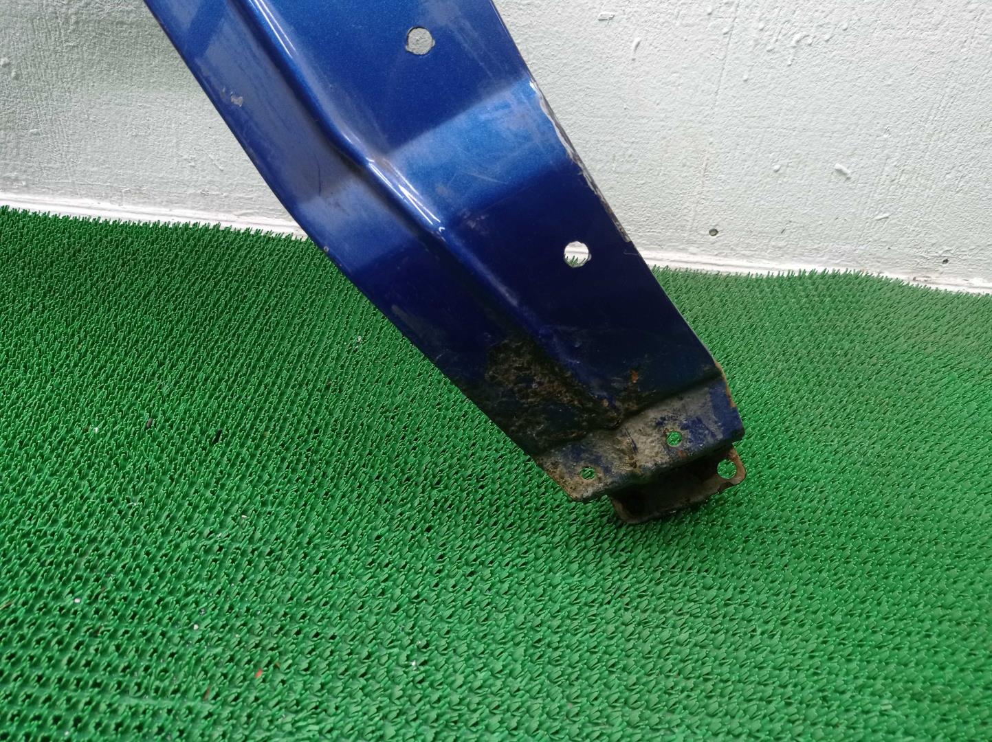 Крыло переднее левое