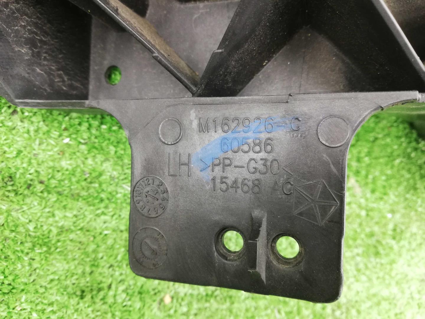 Крепеж фары