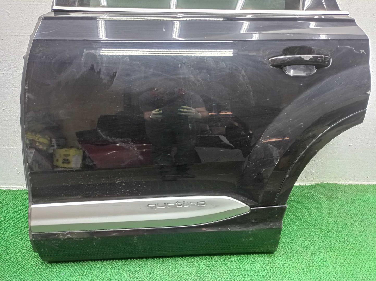 Замок двери задней левой