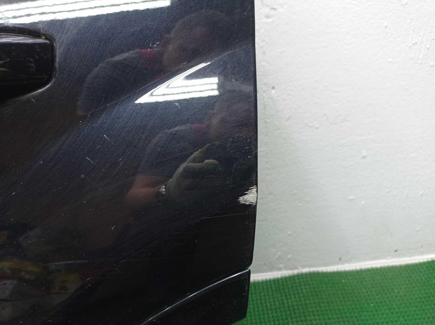 Замок двери задней левой