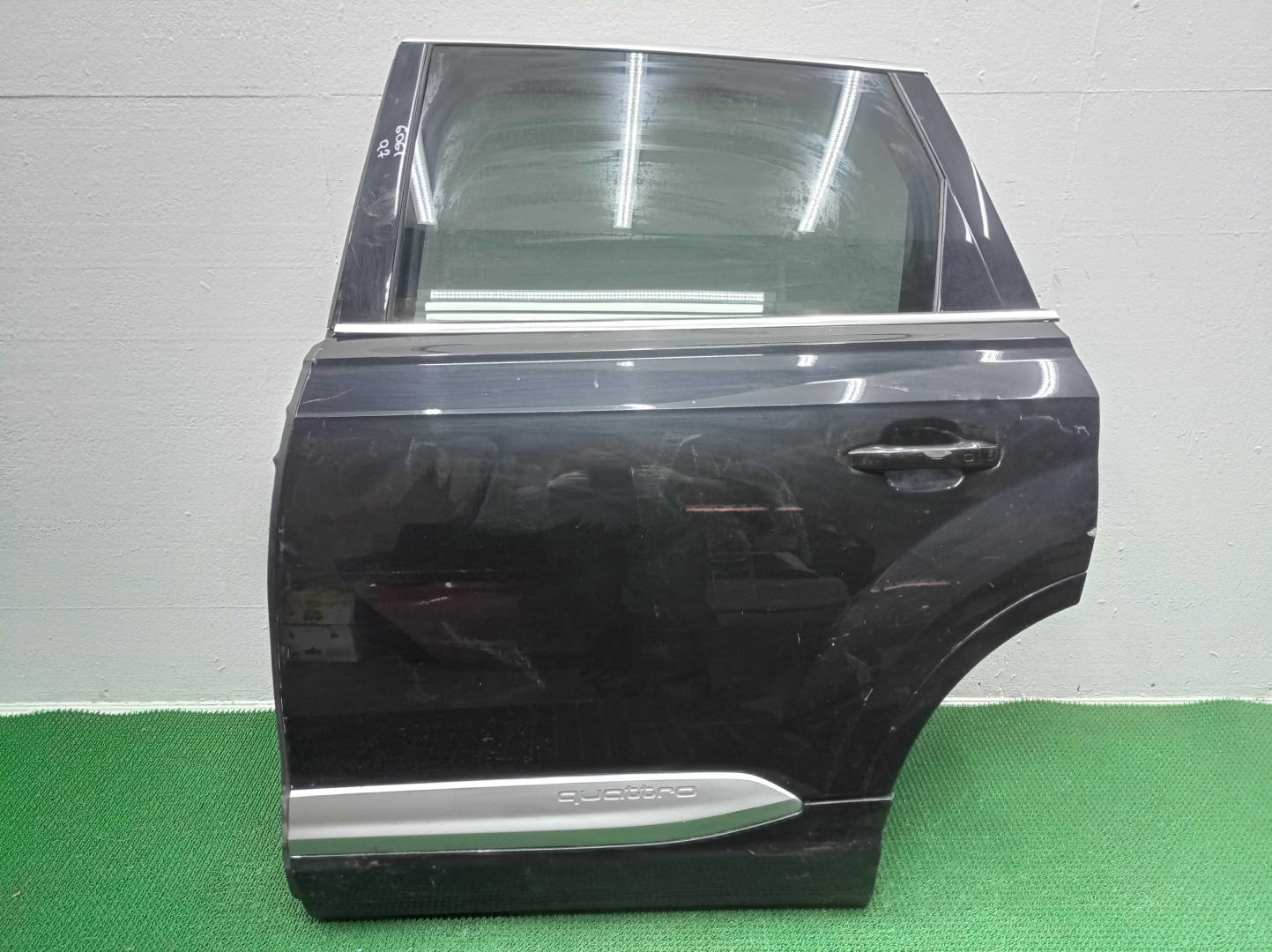 Замок двери задней левой