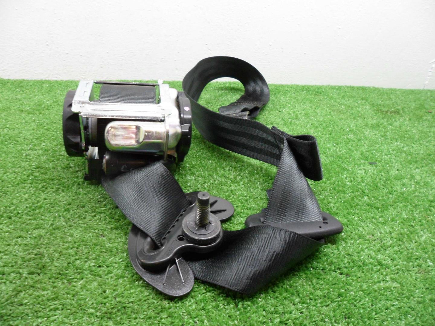 Ремень безопасности