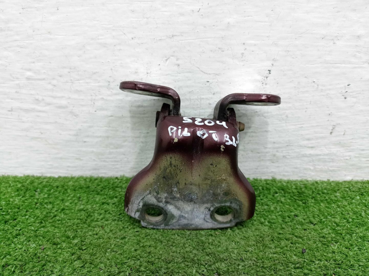 Петля двери