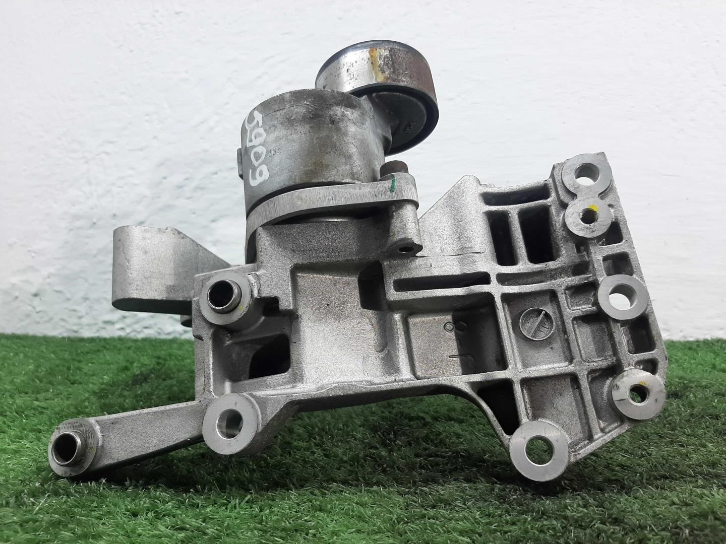 Кронштейн генератора