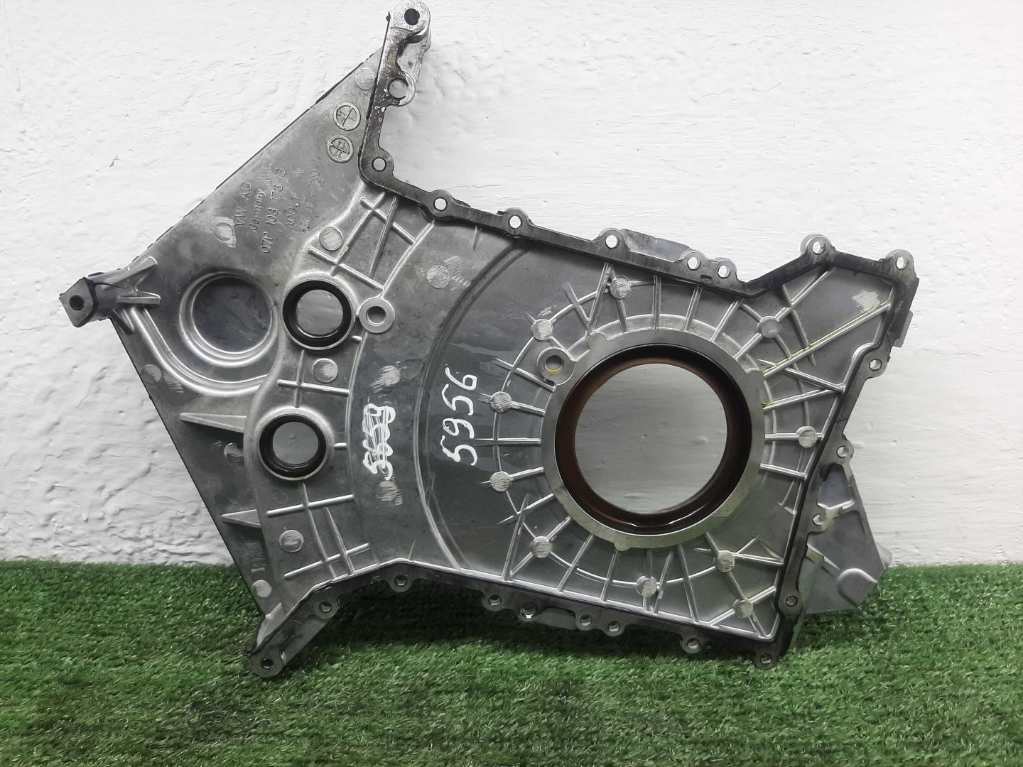 Крышка двигателя