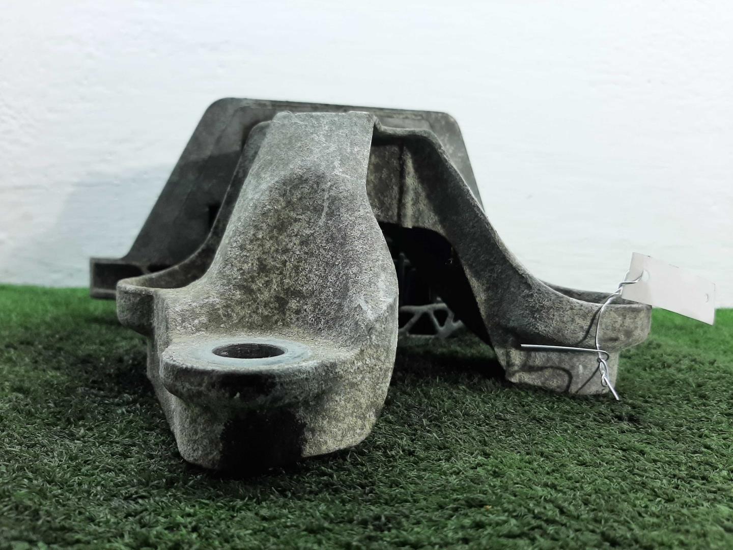 Опора двигателя