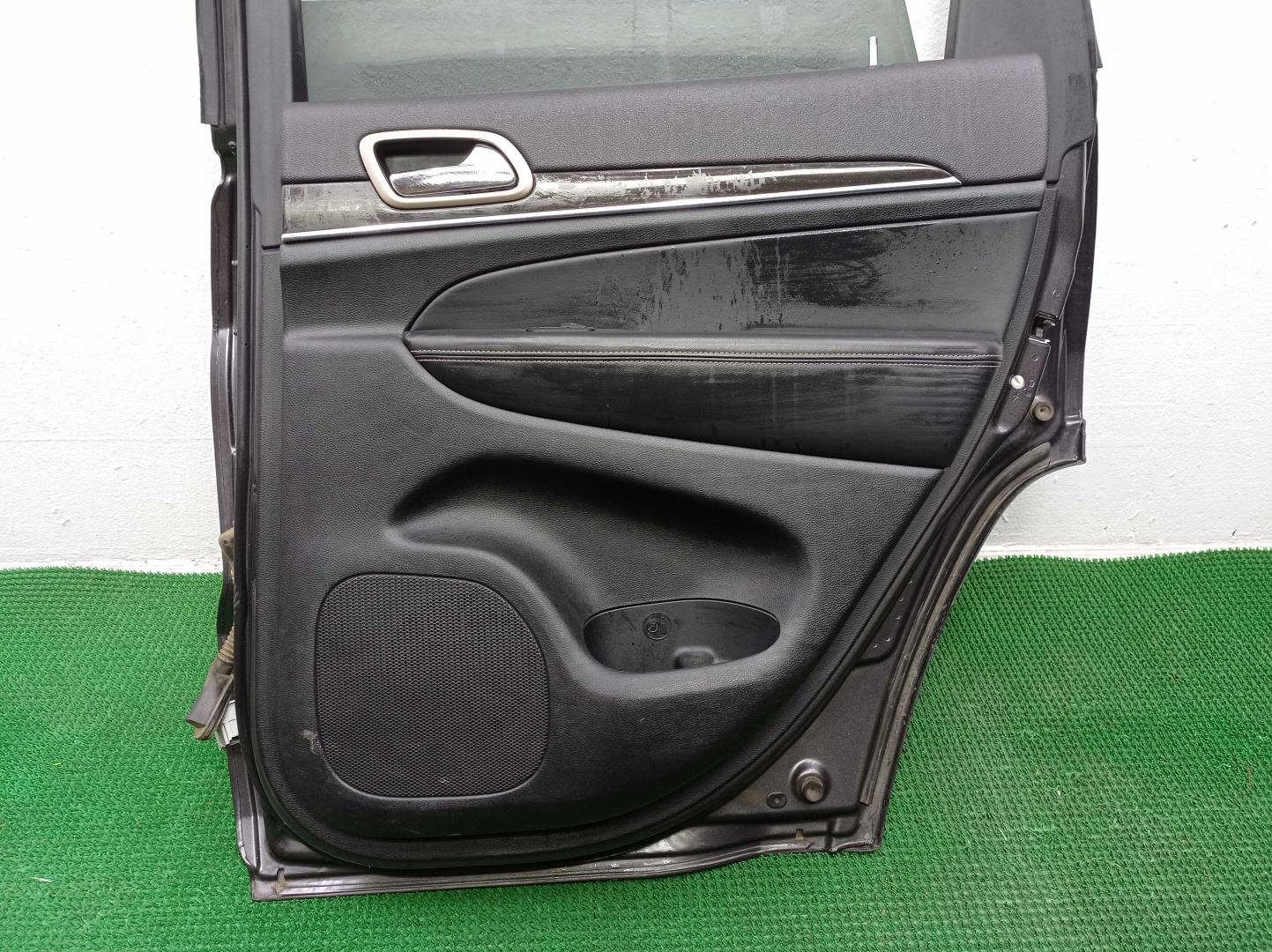 Замок двери задней правой