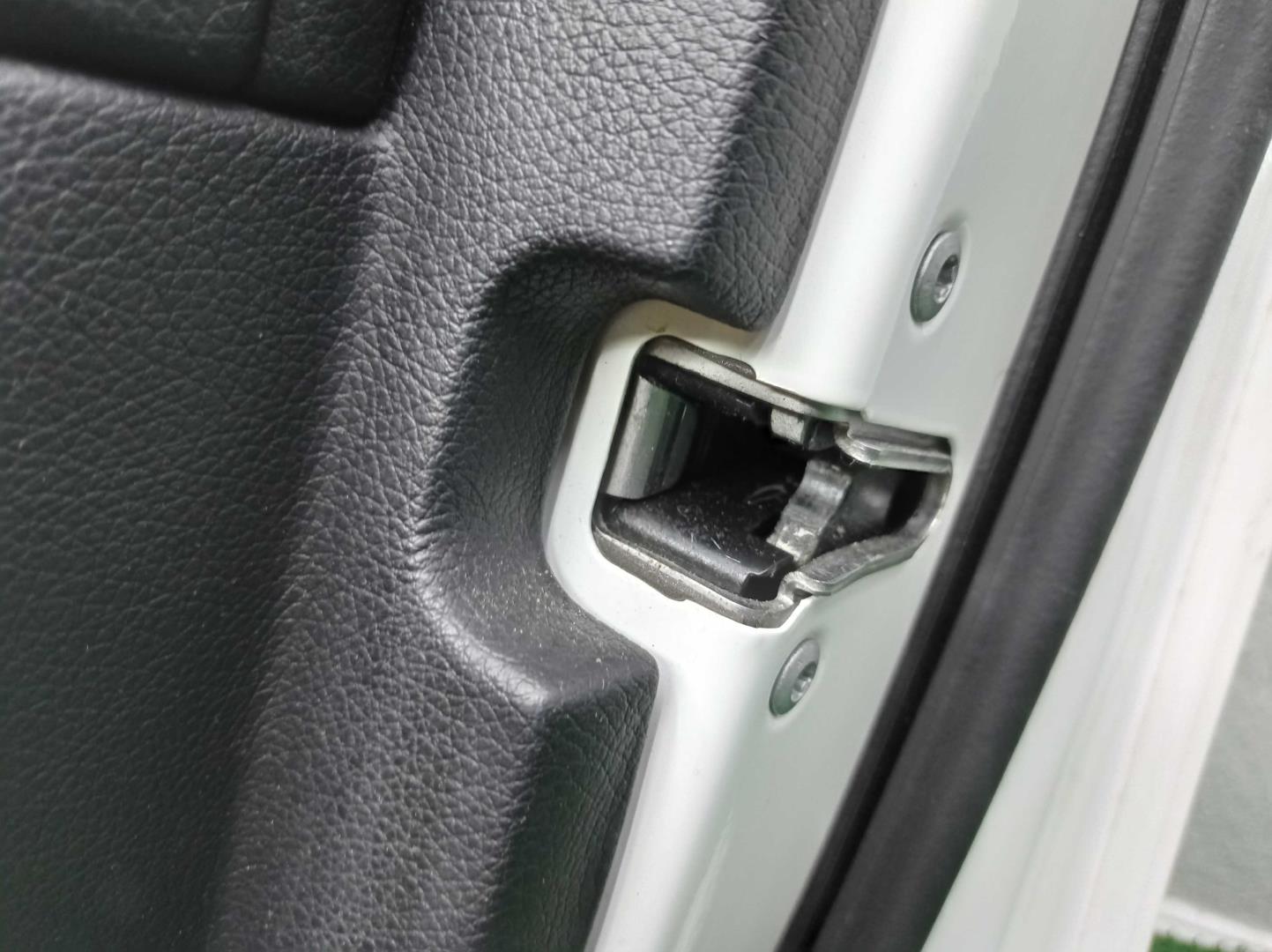 Ручка двери передней наружная правая