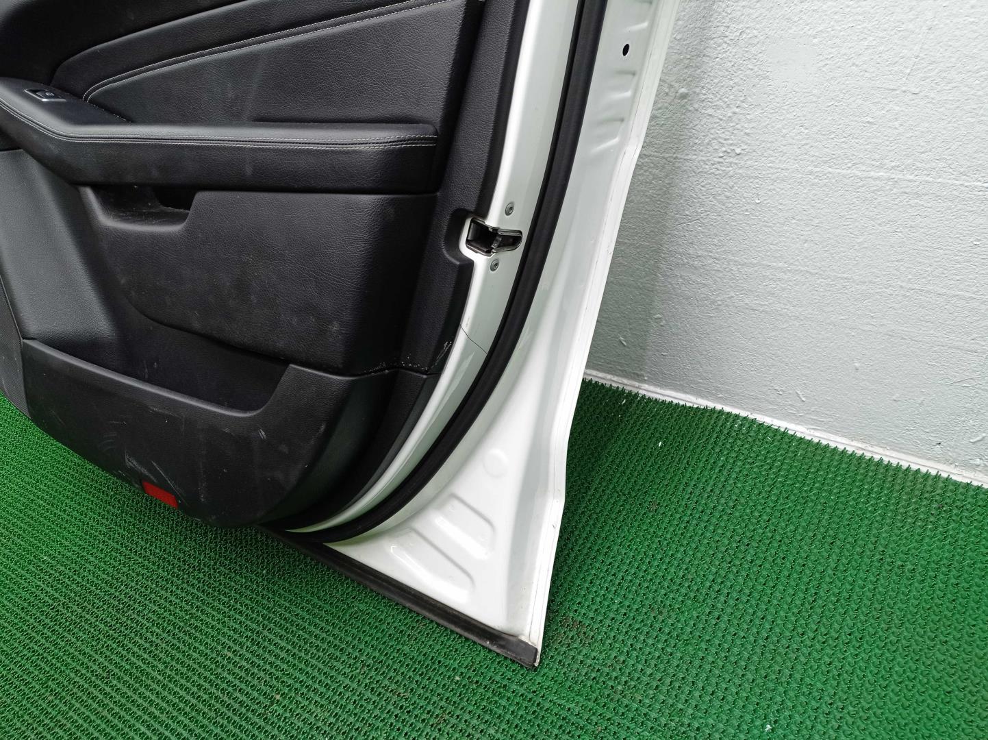 Ручка двери передней наружная правая