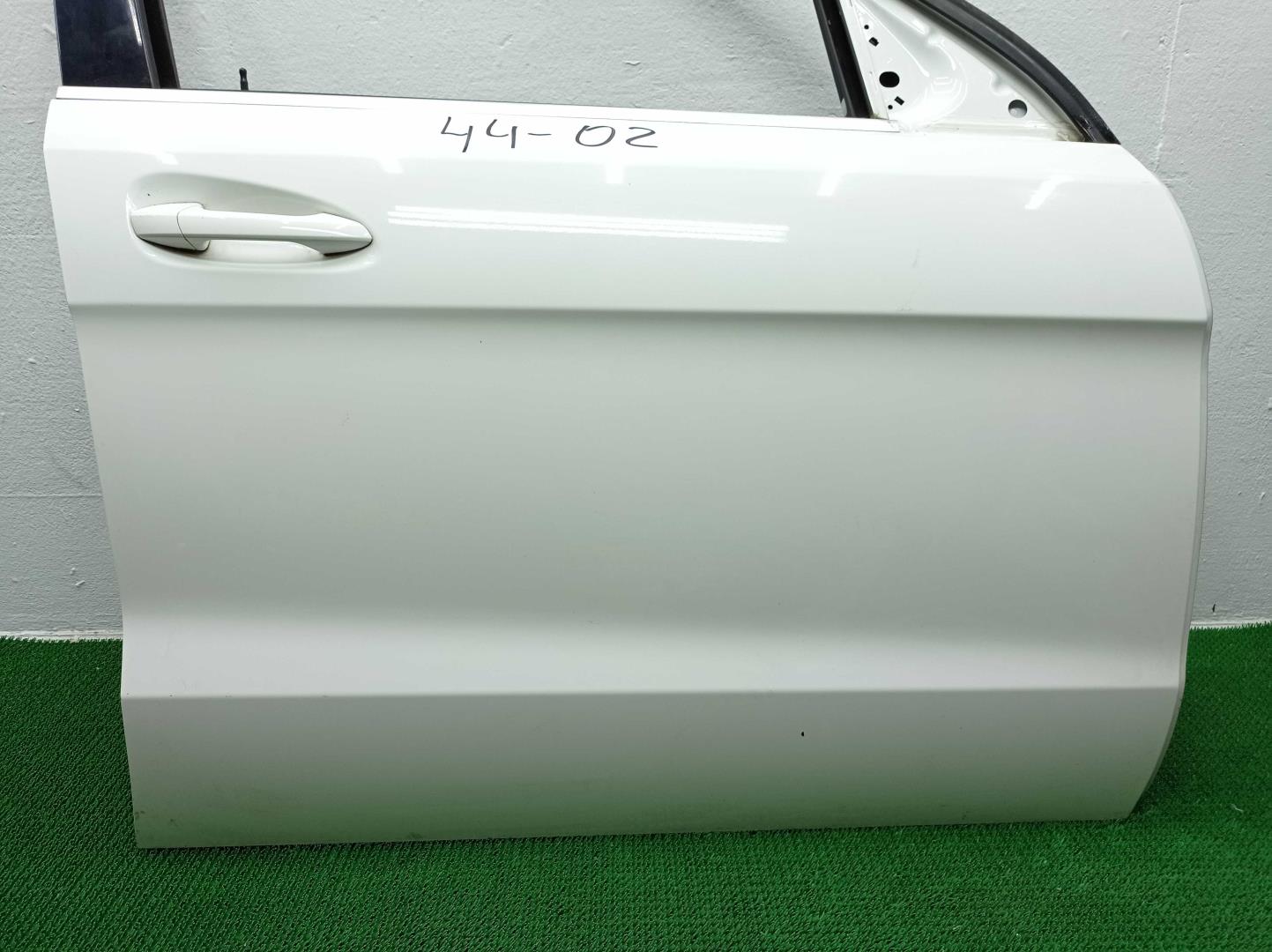 Ручка двери передней наружная правая