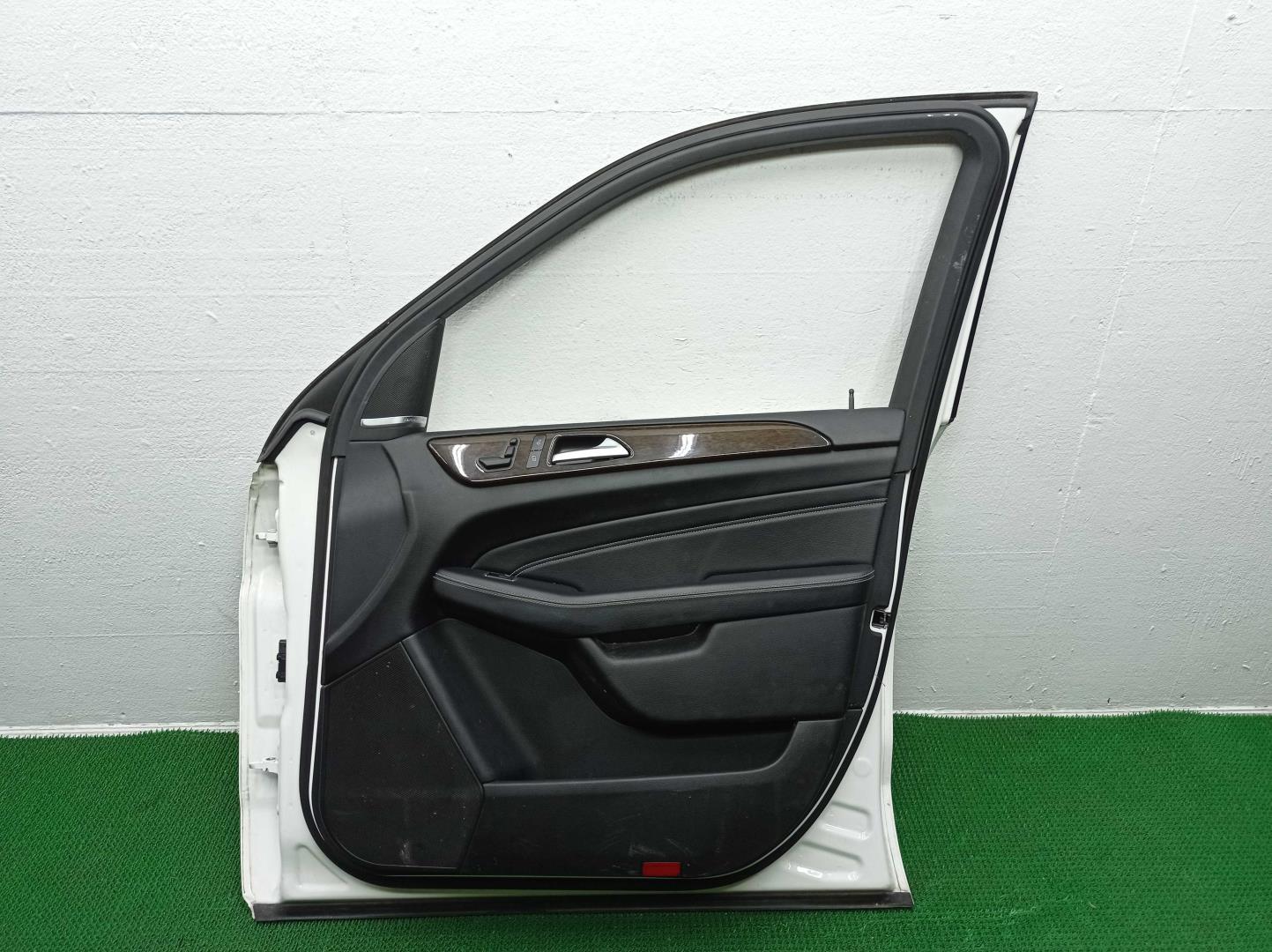 Ручка двери передней наружная правая