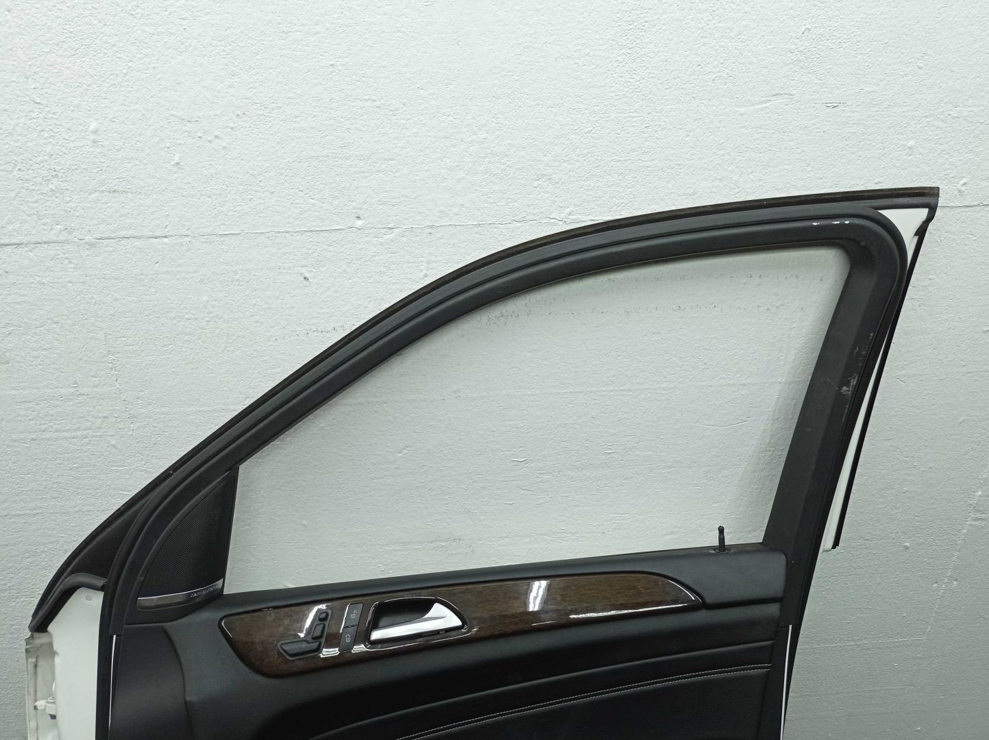 Ручка двери передней наружная правая