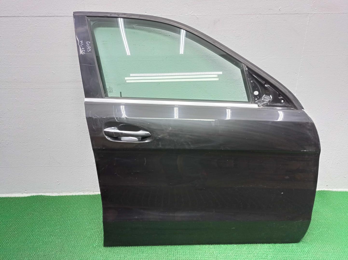 Замок двери передней правой