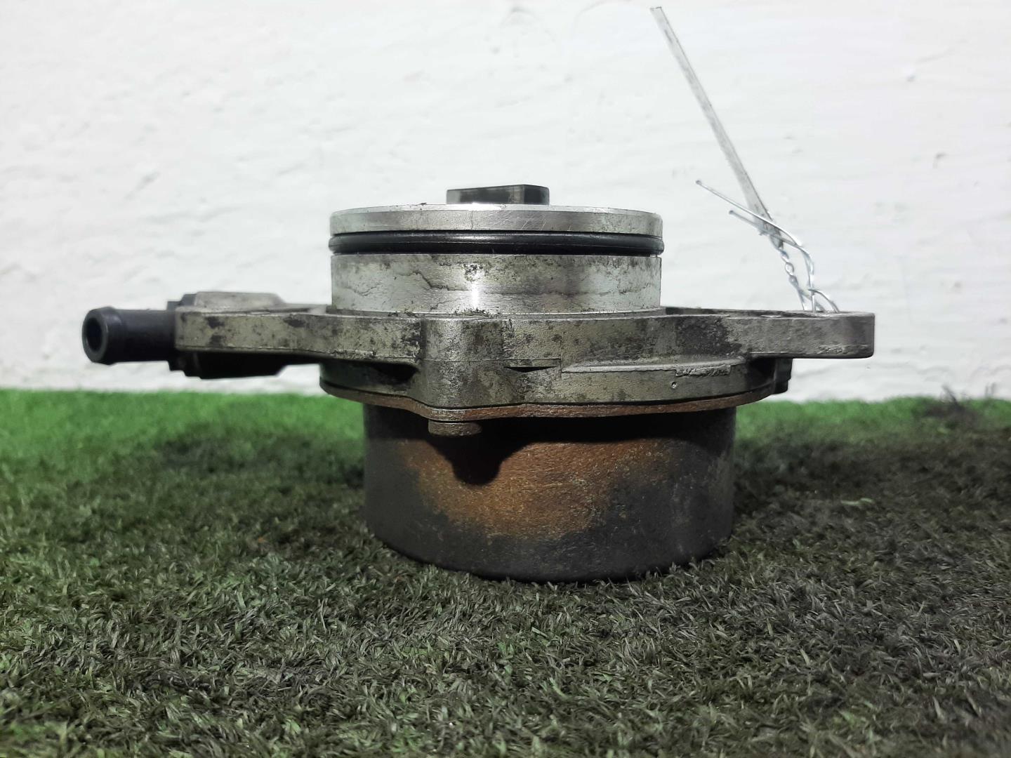 Насос вакуумный