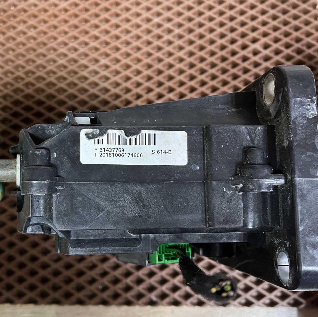 Кулиса МКПП / АКПП